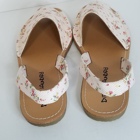 Dirty Laundry Floral Sandal - Picture 3 of 7